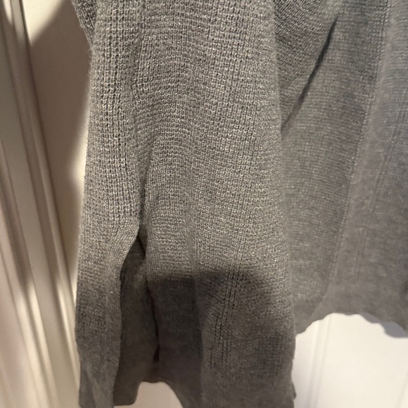 Women’s Gray Cardigan Long Sleeve Sweater Hoodie Pockets EUC - Picture 6 of 6